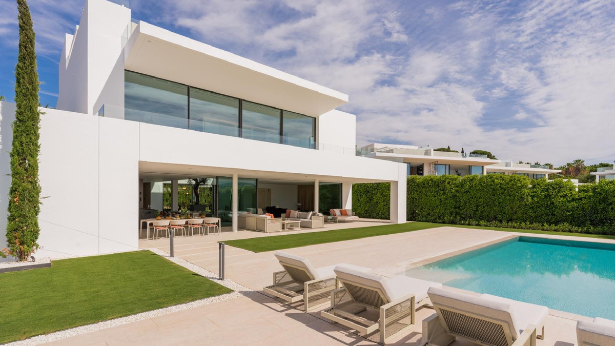 5 bedroom Villas for sale in Milla de Oro – R5135956