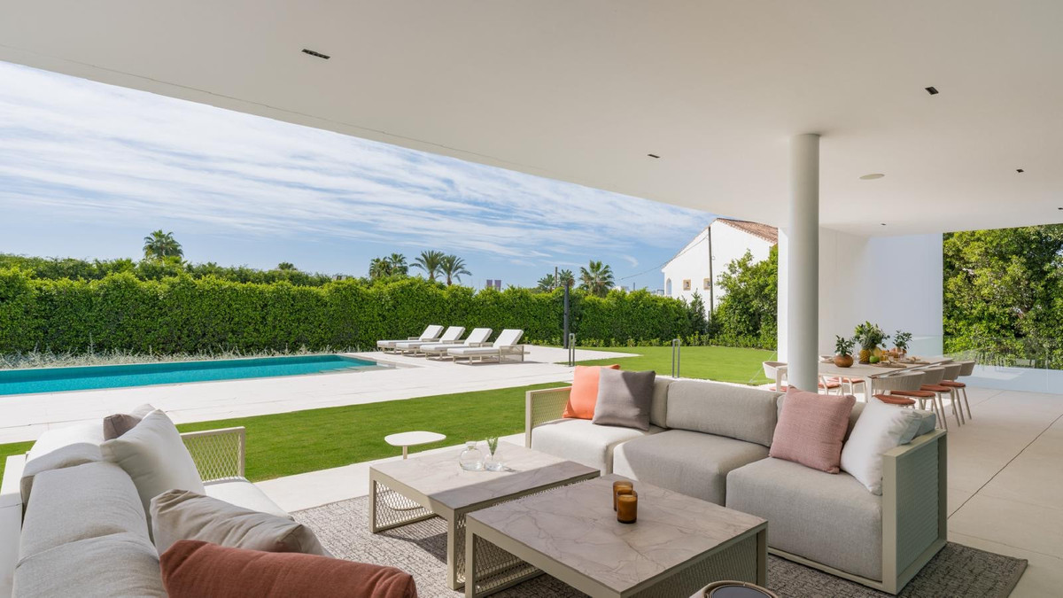 5 bedroom Villas for sale in Milla de Oro – R5135956