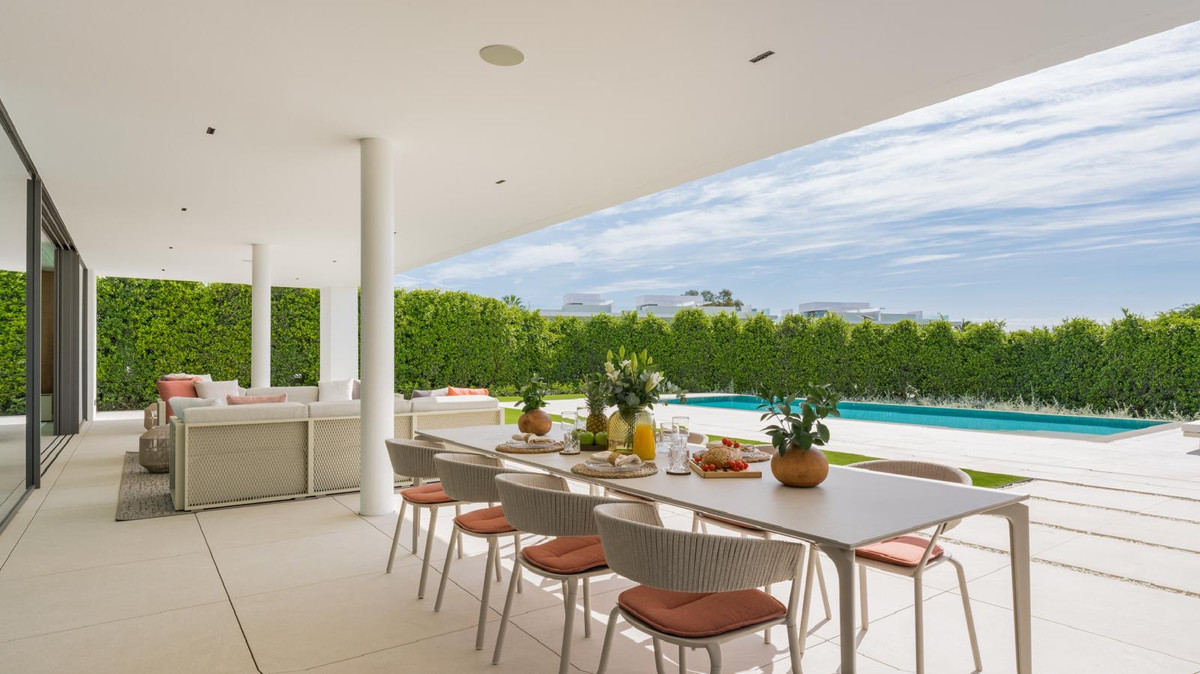 5 bedroom Villas for sale in Milla de Oro – R5135956