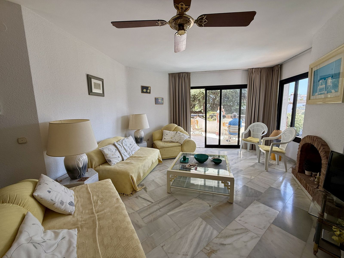 2 bedroom Apartments for sale in Calahonda – R5164033