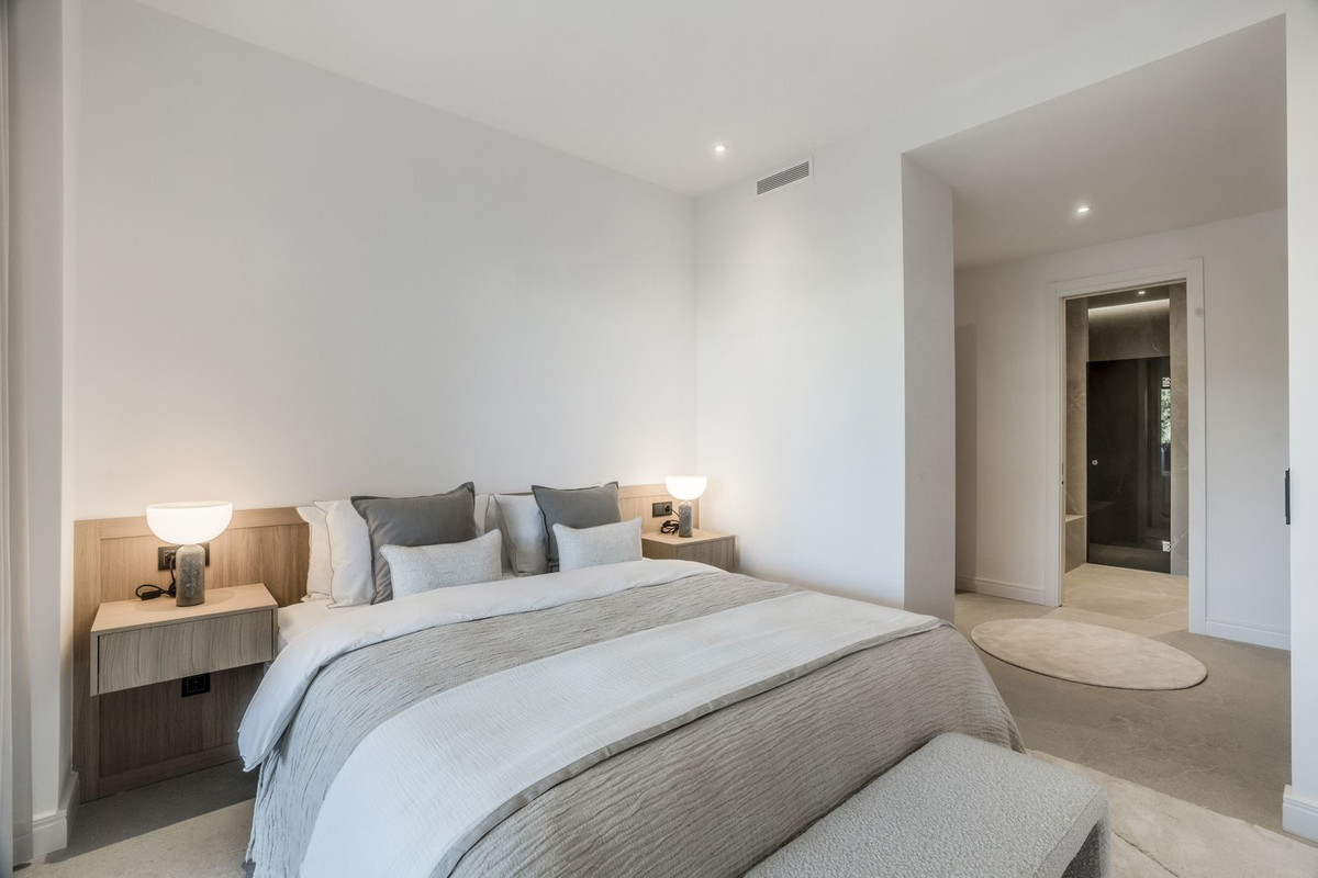 Apartamentos de 3 dormitorios en venta en Milla de Oro – R4792741