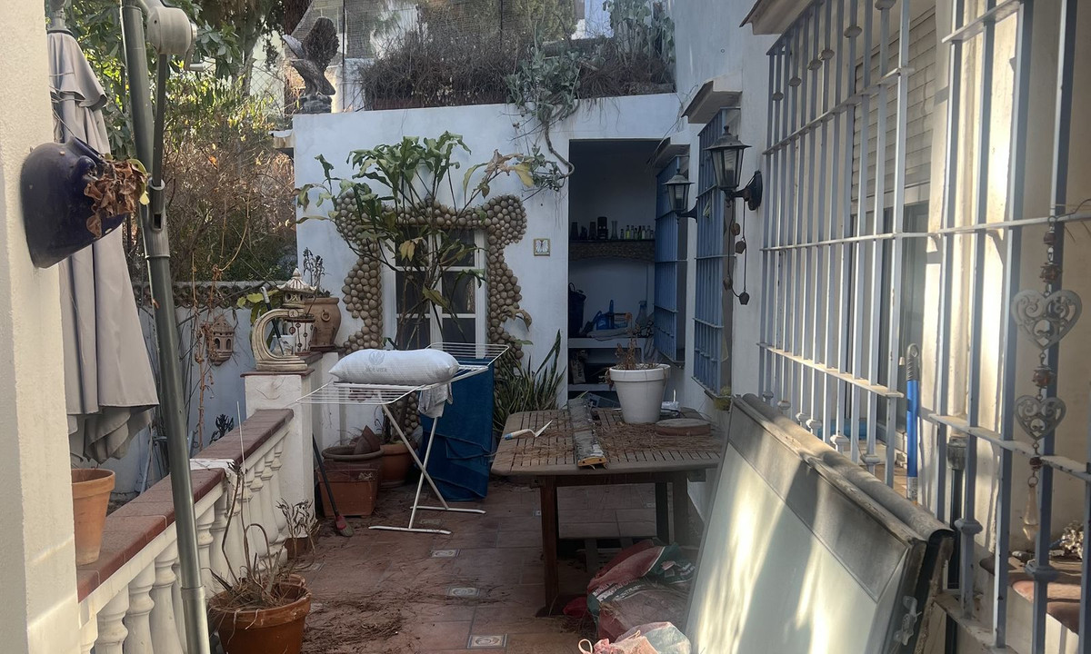 Adosados de 6 dormitorios en venta en Marbella – R5164036