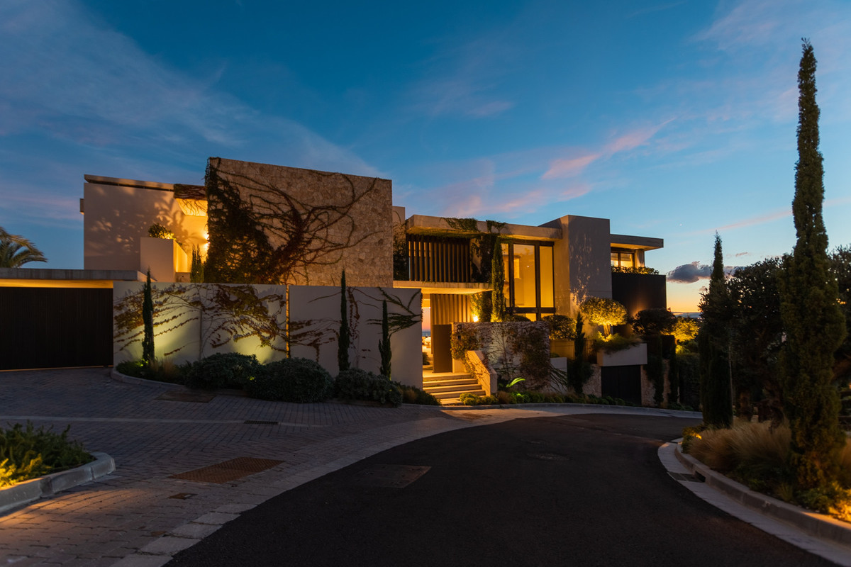 7 bedroom Villas for sale in La Quinta – R4875670