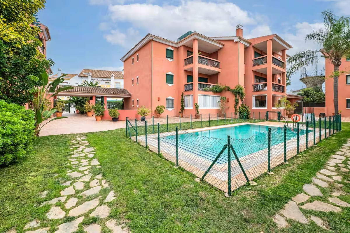 2 bedroom Apartments for sale in Marbesa – R5167288
