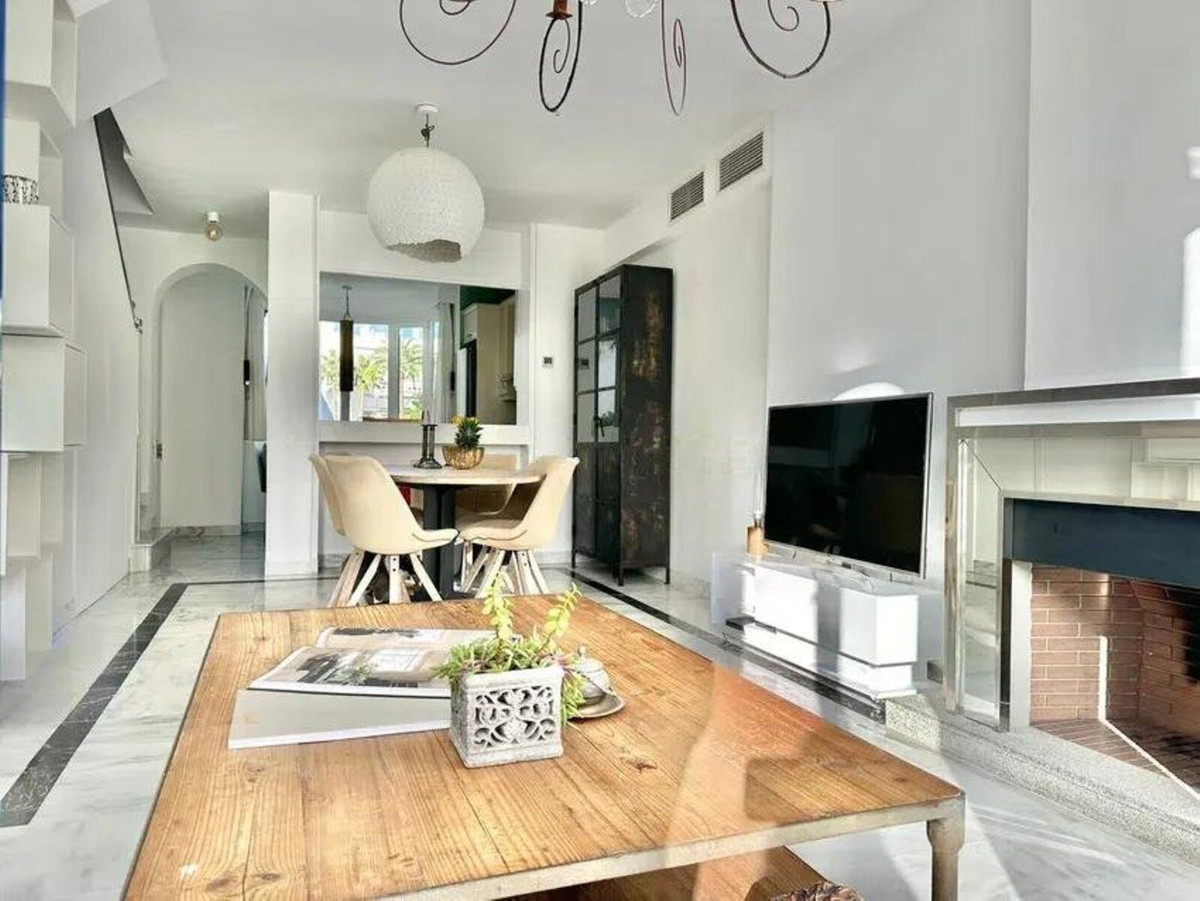 2 bedroom Apartments for sale in Milla de Oro – R5160826