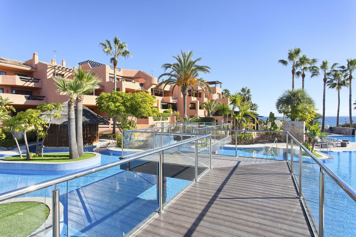 Apartamentos de 2 dormitorios en venta en Nueva Milla de Oro – R5167210