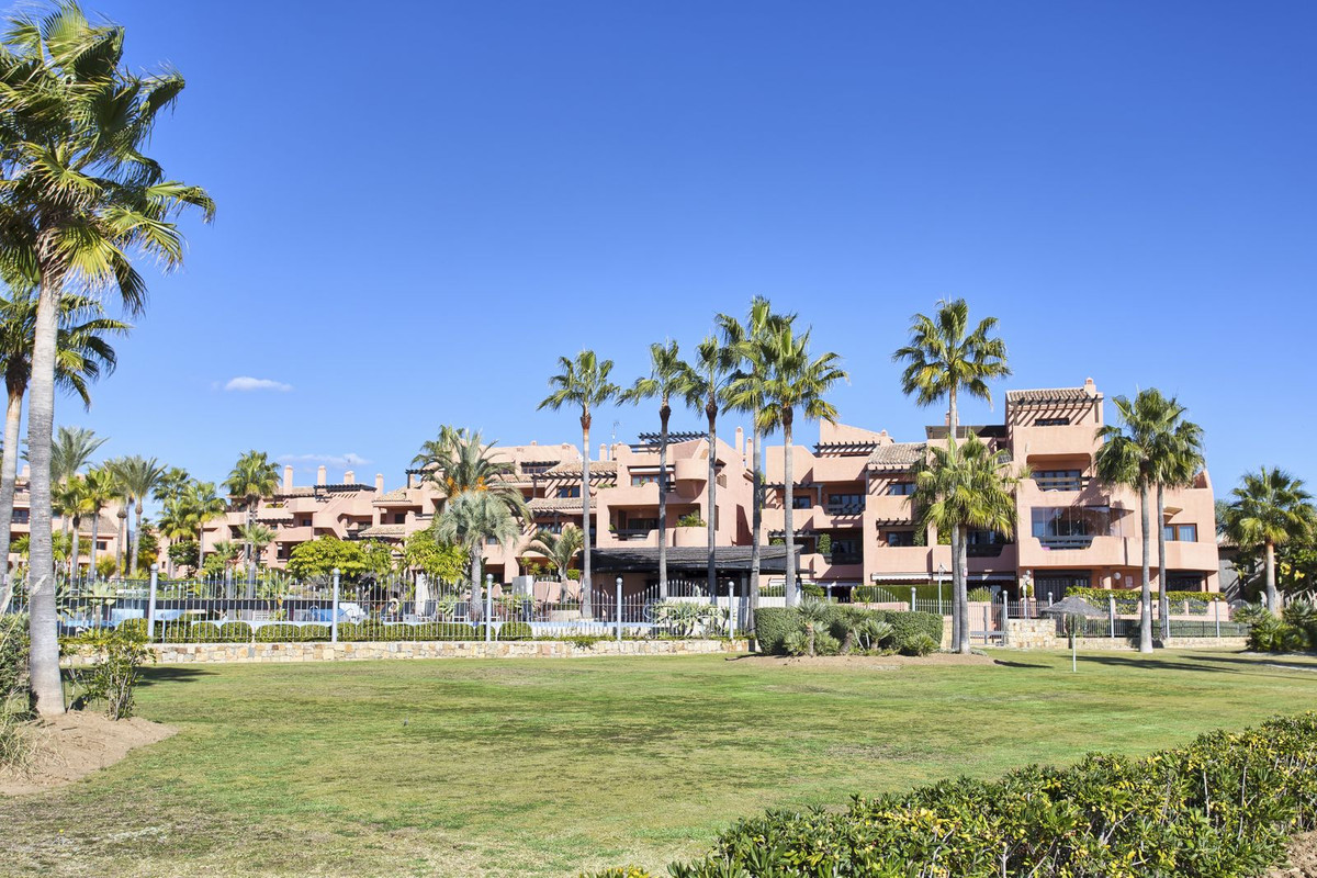 Apartamentos de 2 dormitorios en venta en Nueva Milla de Oro – R5167210