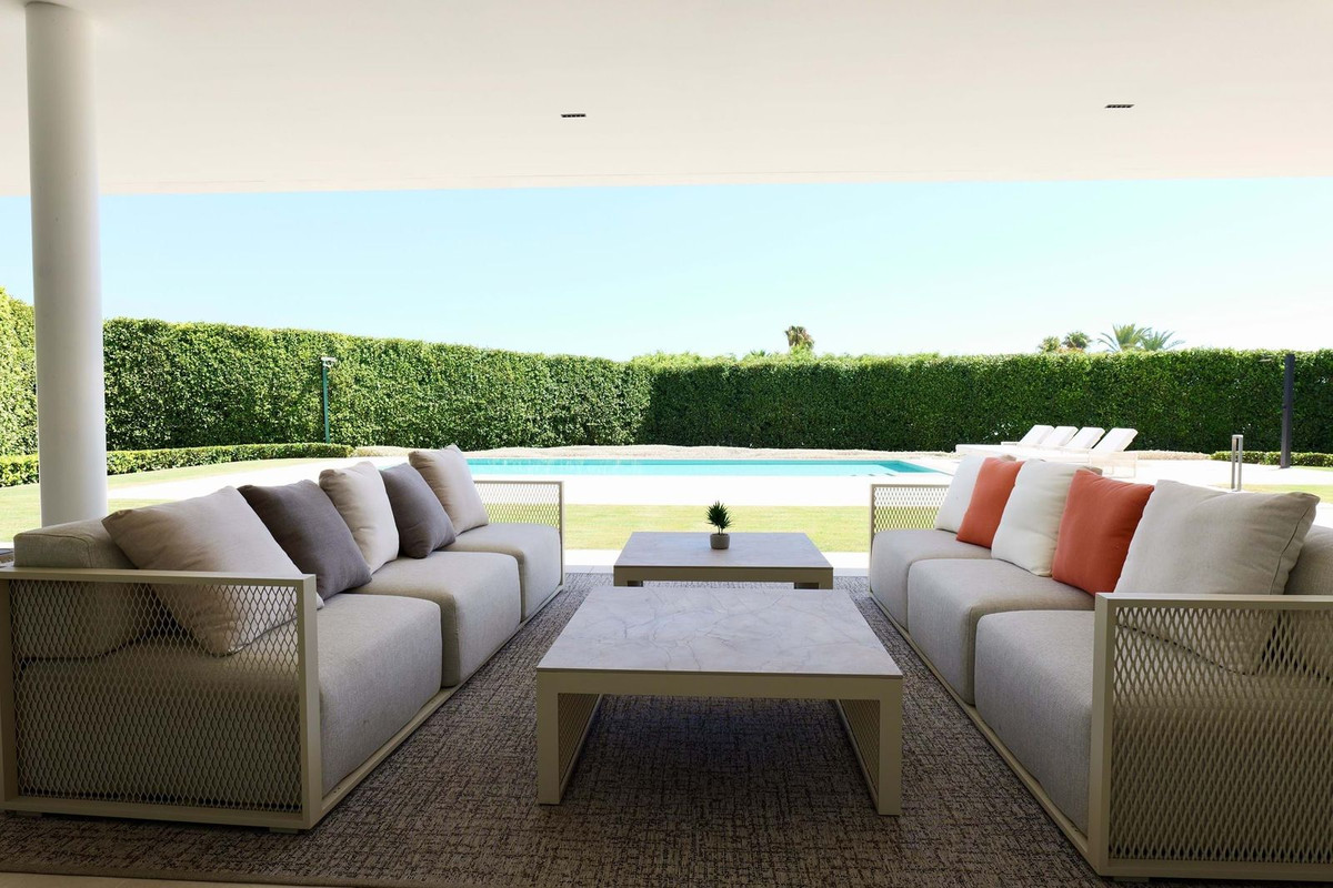 5 bedroom Villas for sale in Milla de Oro – R5159518