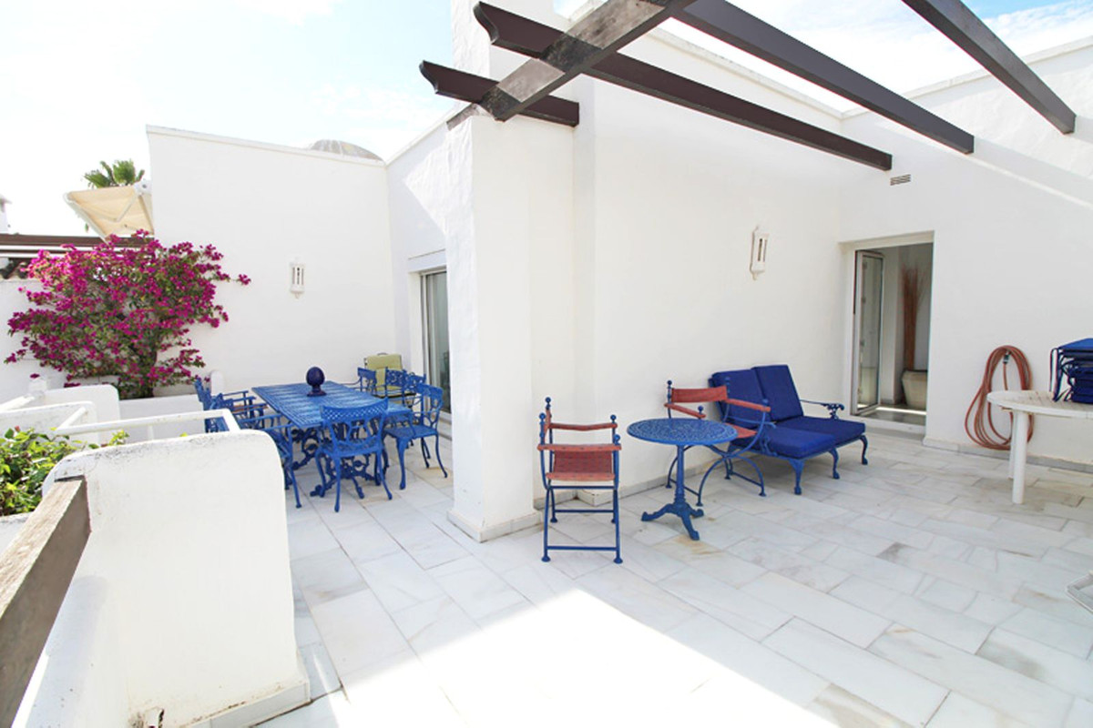 Apartamentos de 3 dormitorios en venta en Milla de Oro – R5171746