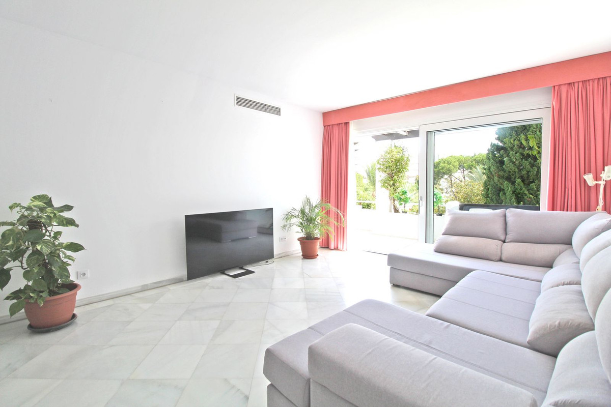 Apartamentos de 3 dormitorios en venta en Milla de Oro – R5171746