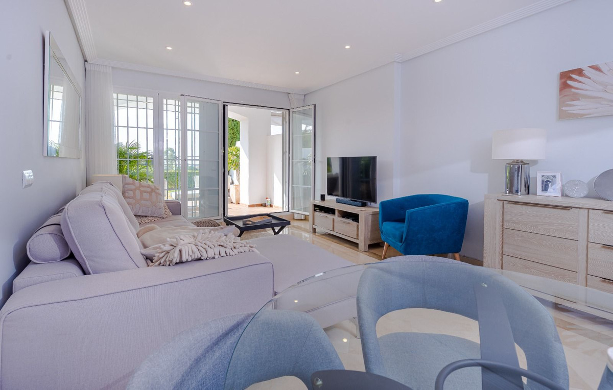2 bedroom Apartments for sale in Los Arqueros – R5162275