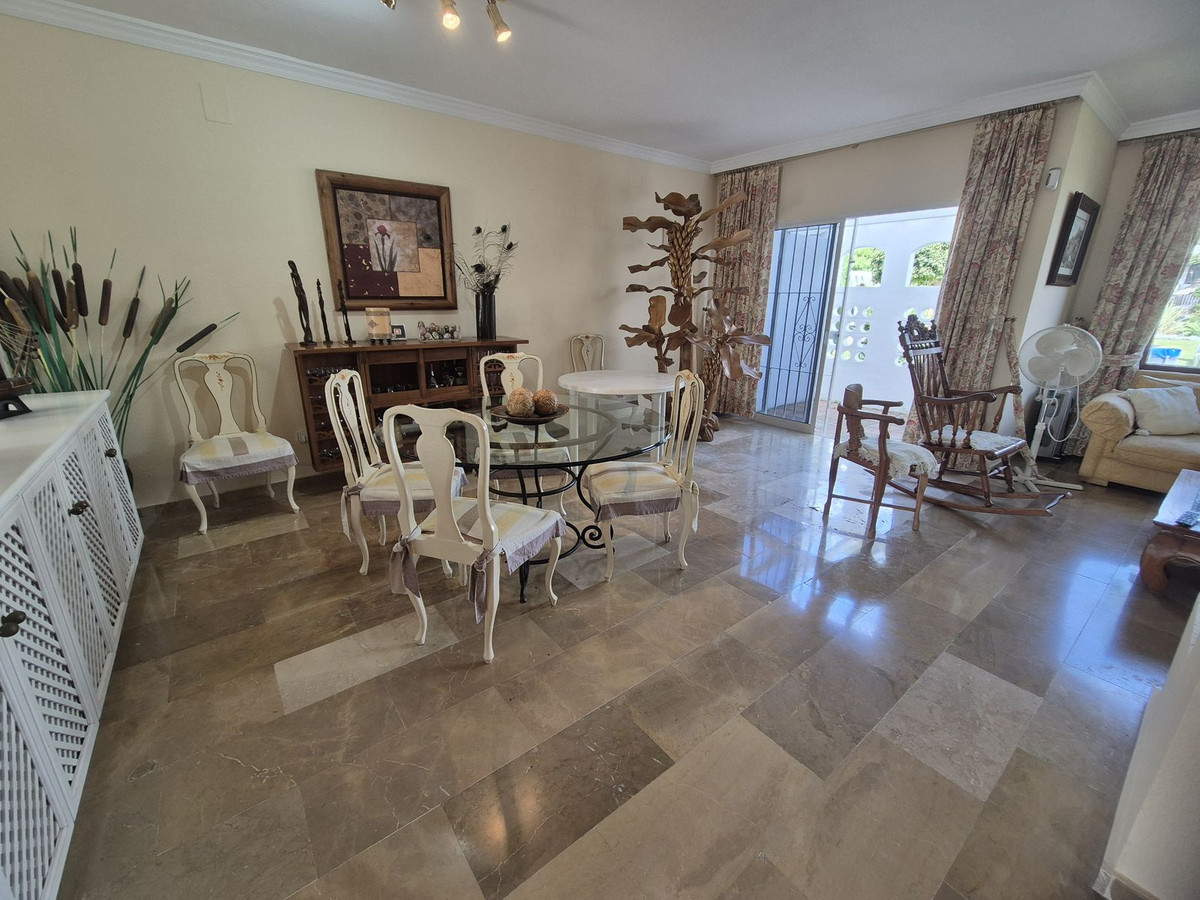 4 bedroom Townhouses for sale in Guadalmina Baja – R5158777