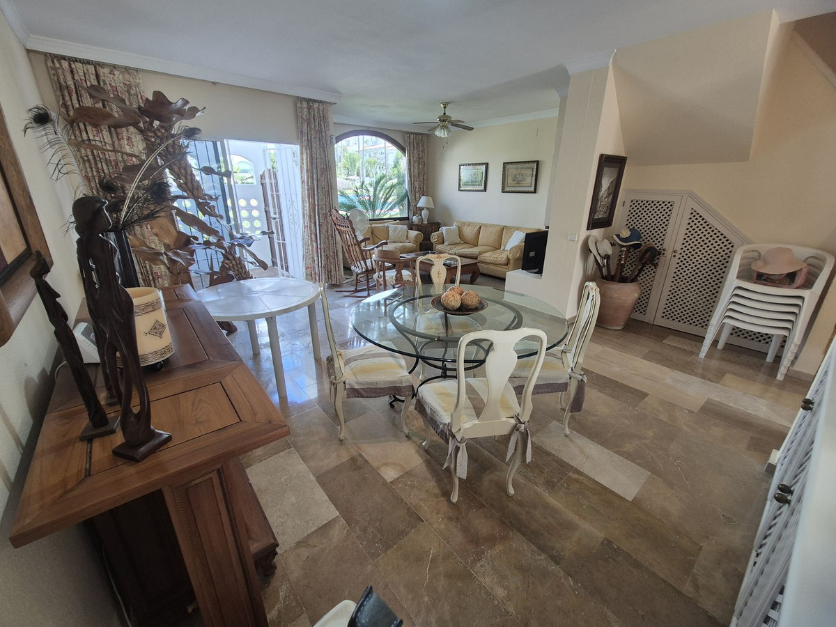 4 bedroom Townhouses for sale in Guadalmina Baja – R5158777