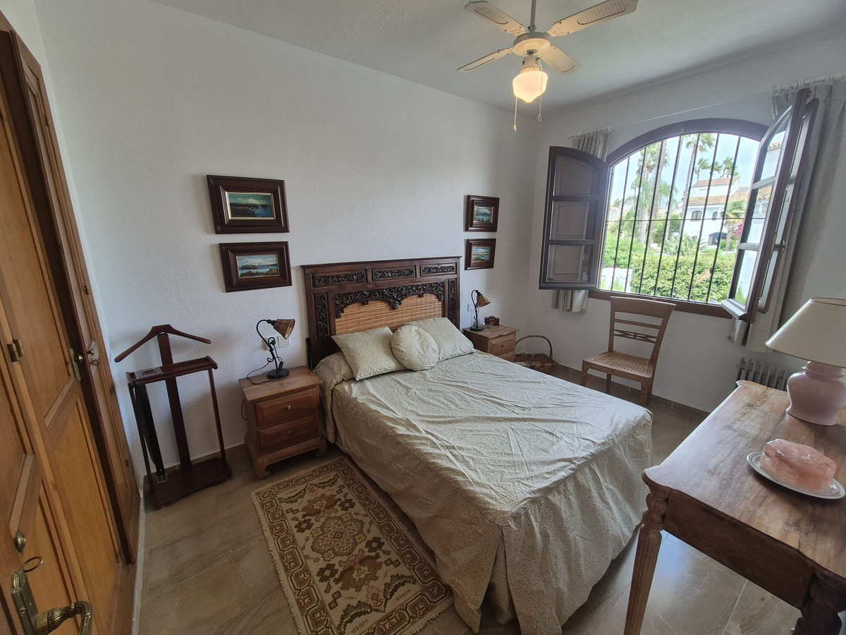4 bedroom Townhouses for sale in Guadalmina Baja – R5158777