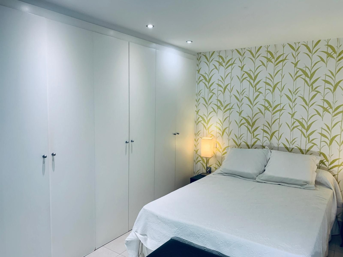 1 bedroom Apartments for sale in Costabella – R5162383