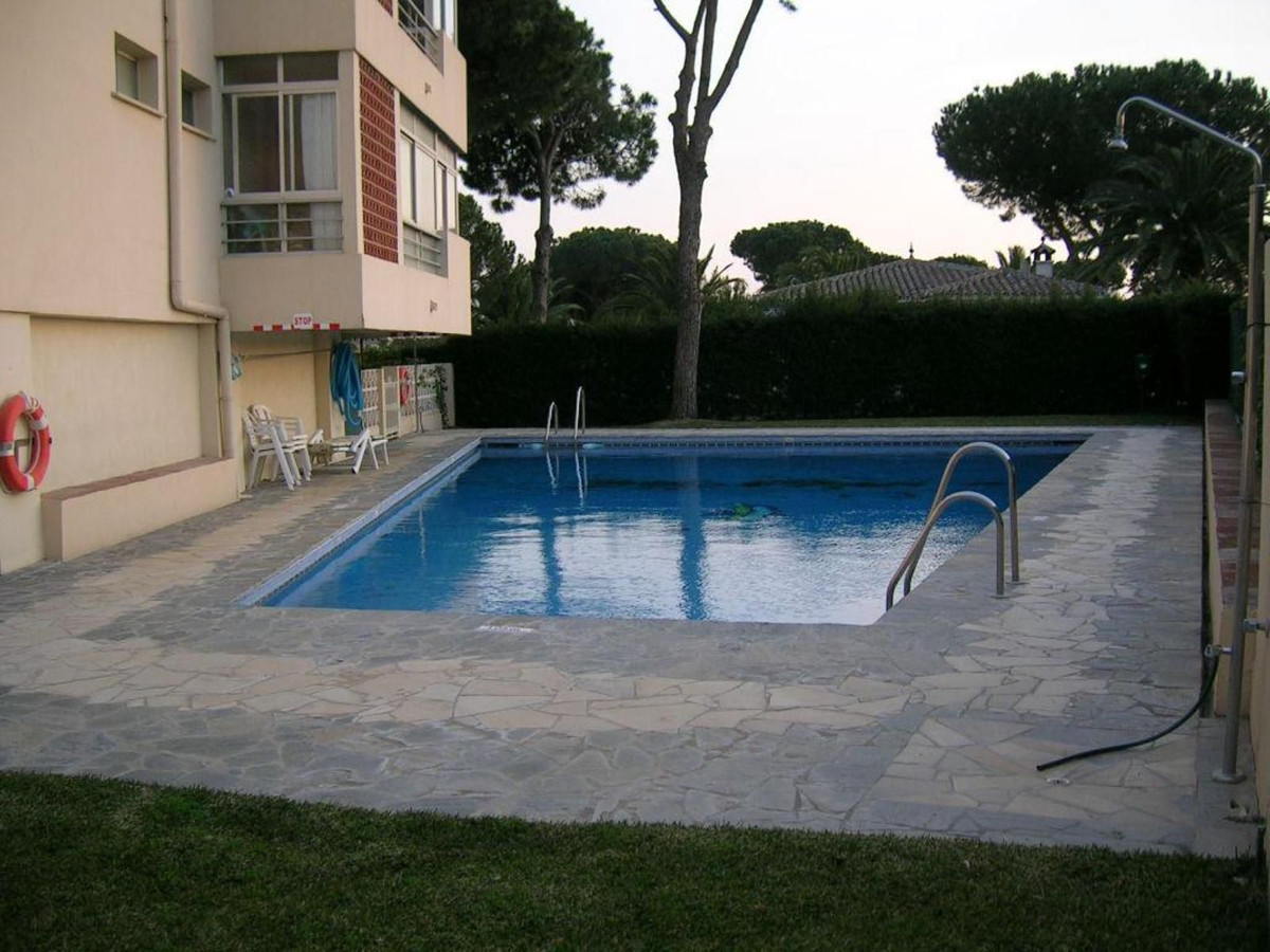 1 bedroom Apartments for sale in Costabella – R5162383
