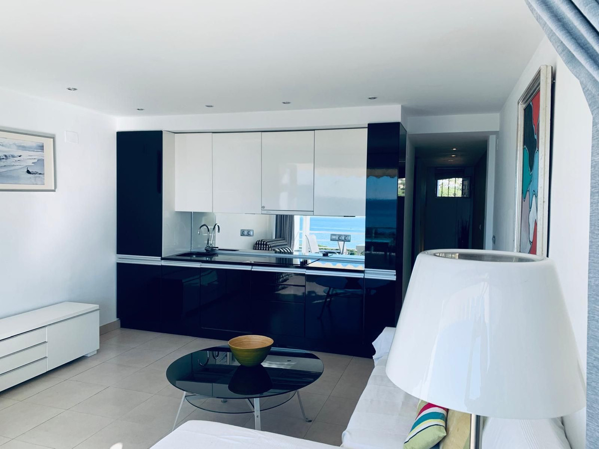 1 bedroom Apartments for sale in Costabella – R5162383