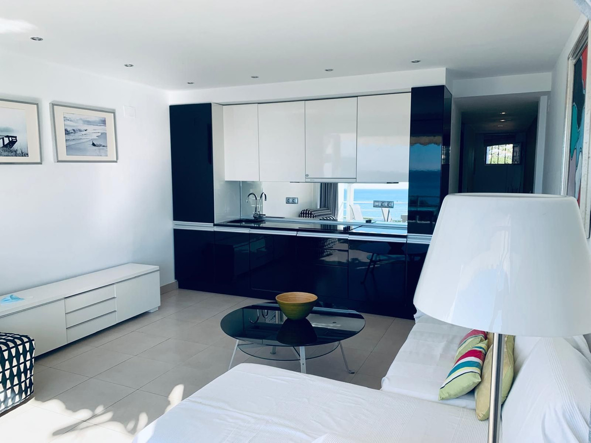 1 bedroom Apartments for sale in Costabella – R5162383