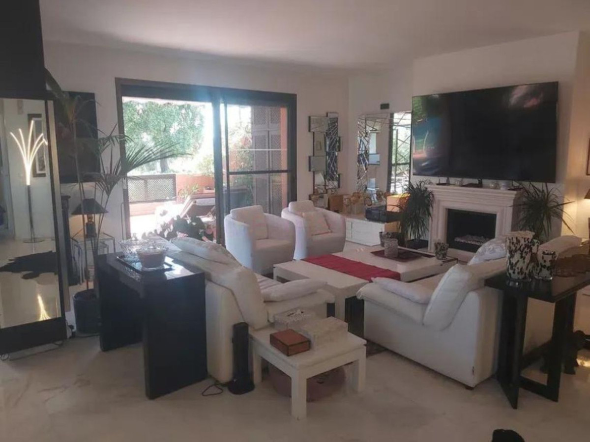 3 bedroom Apartments for sale in Marbella – R5144746