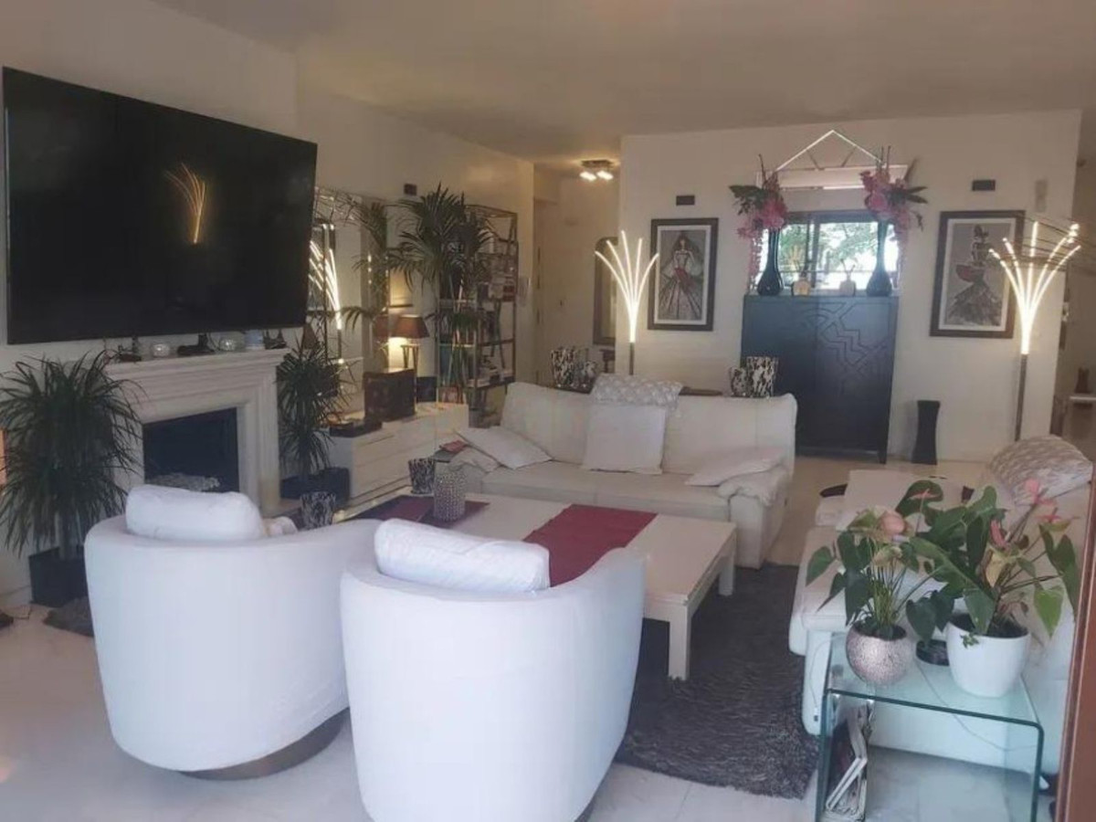 3 bedroom Apartments for sale in Marbella – R5144746