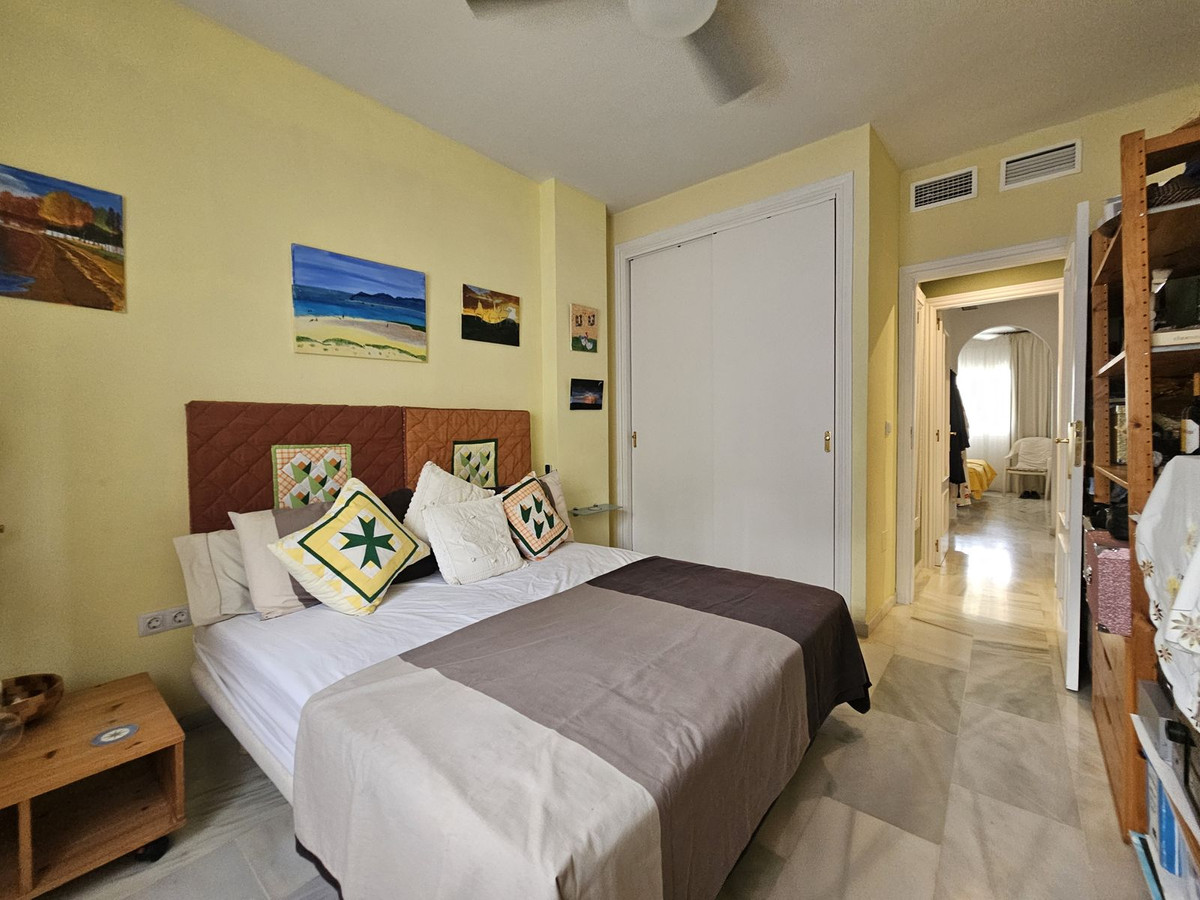 3 bedroom Apartments for sale in Miraflores – R5169232