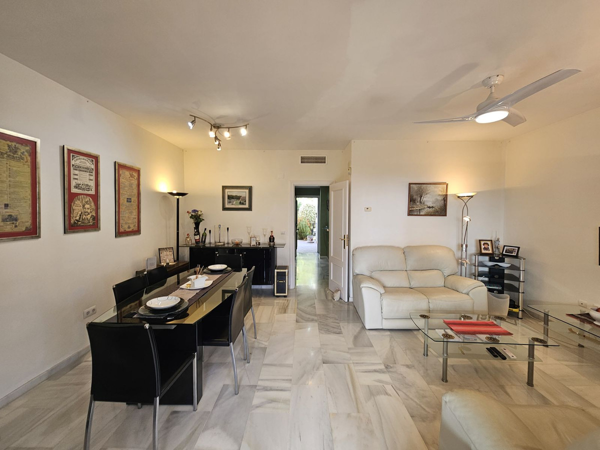 3 bedroom Apartments for sale in Miraflores – R5169232
