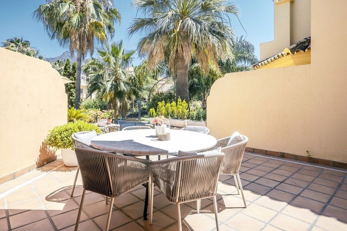 4 bedroom Semi-detached for sale in Milla de Oro – R5162563