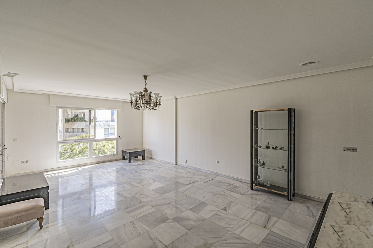 3 bedroom Apartments for sale in Marbella – R5152687