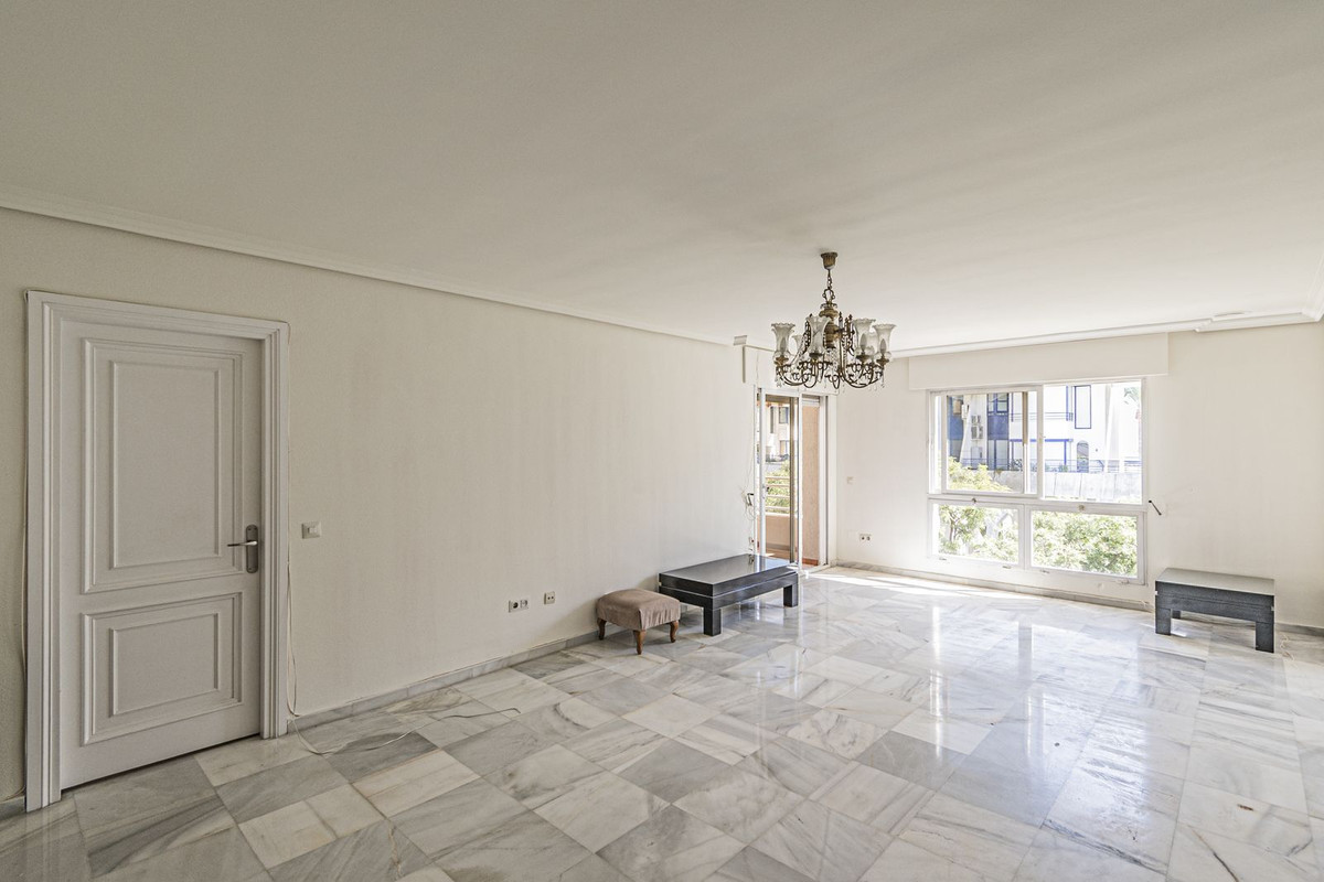 3 bedroom Apartments for sale in Marbella – R5152687