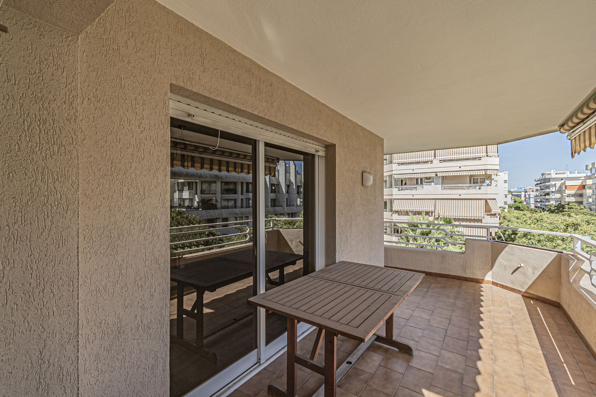 3 bedroom Apartments for sale in Marbella – R5152687