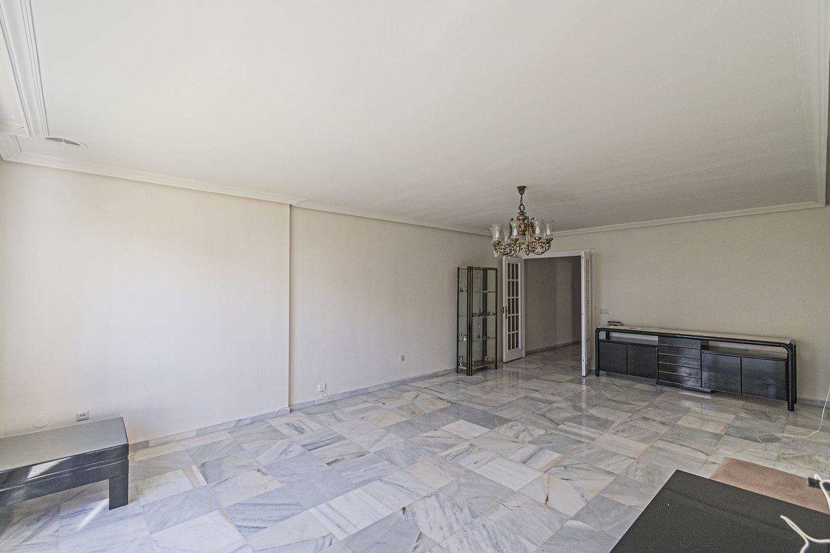 3 bedroom Apartments for sale in Marbella – R5152687