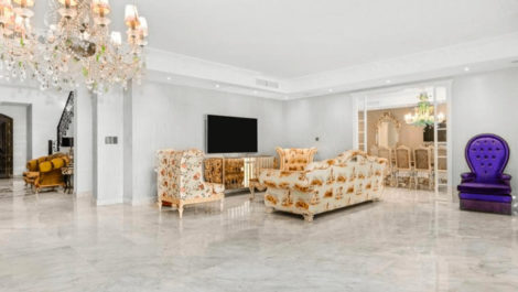 8 bedroom Villas for sale in Milla de Oro – R4788610