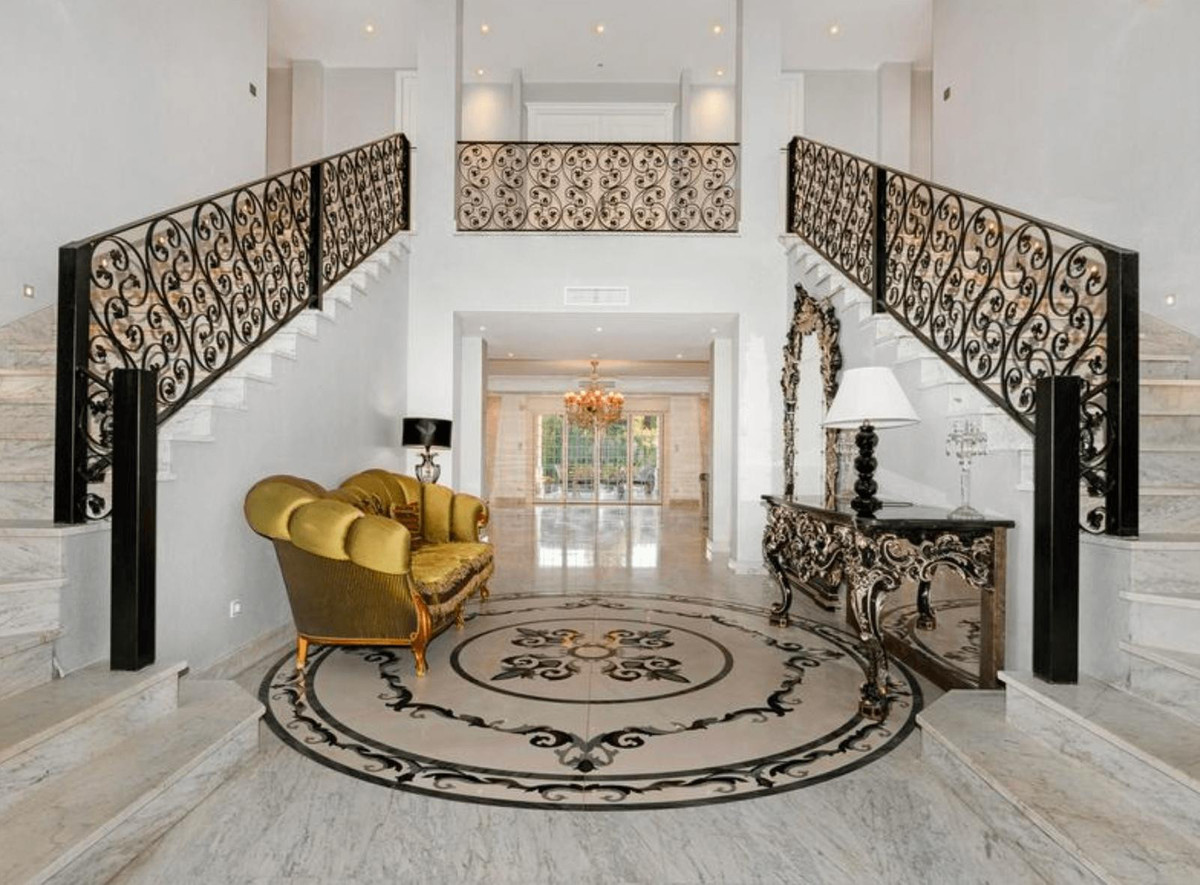 8 bedroom Villas for sale in Milla de Oro – R4788610