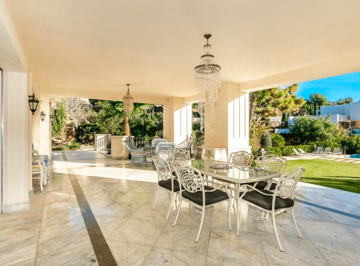 8 bedroom Villas for sale in Milla de Oro – R4788610