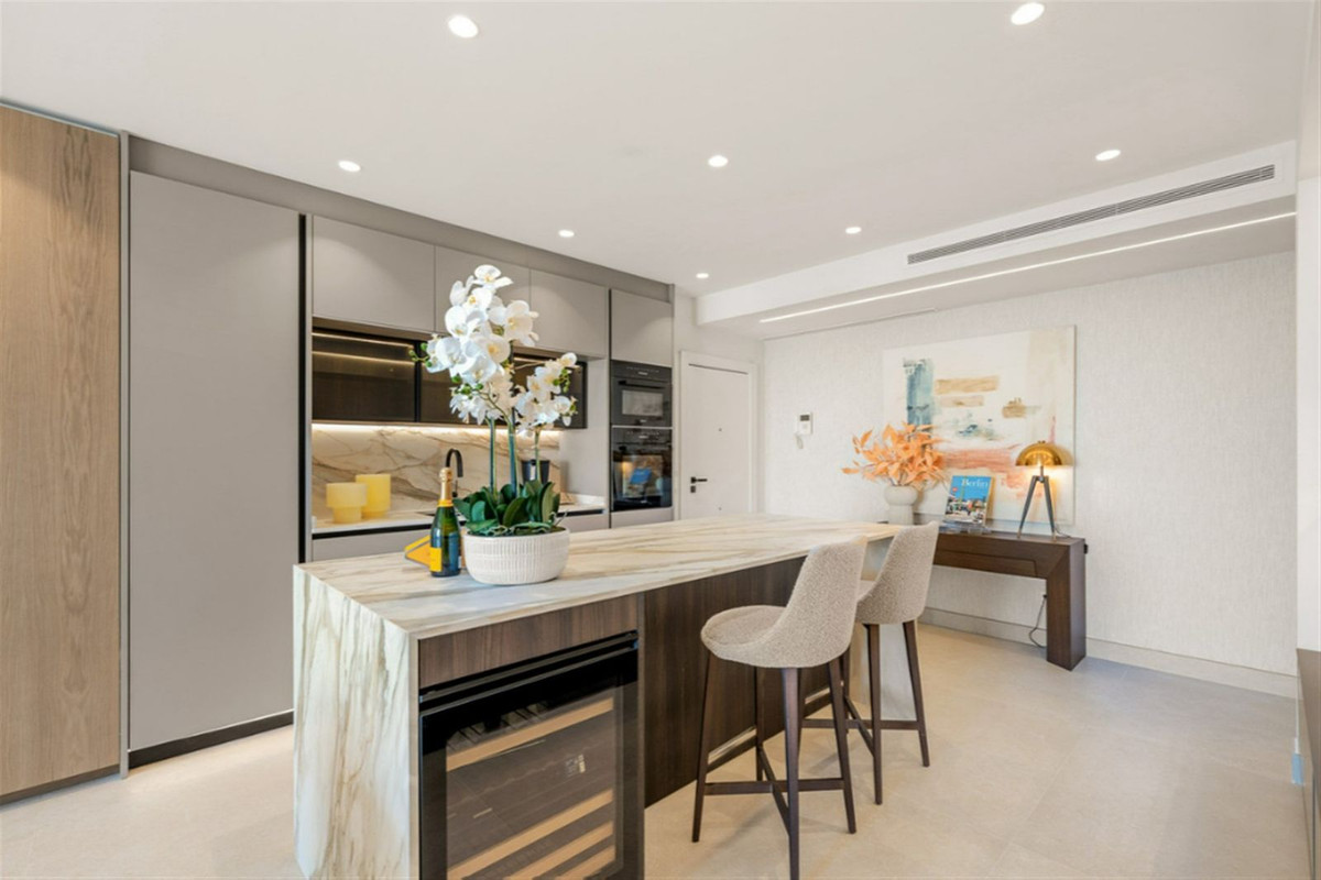 Apartamentos de 3 dormitorios en venta en Nueva Milla de Oro – R5007910