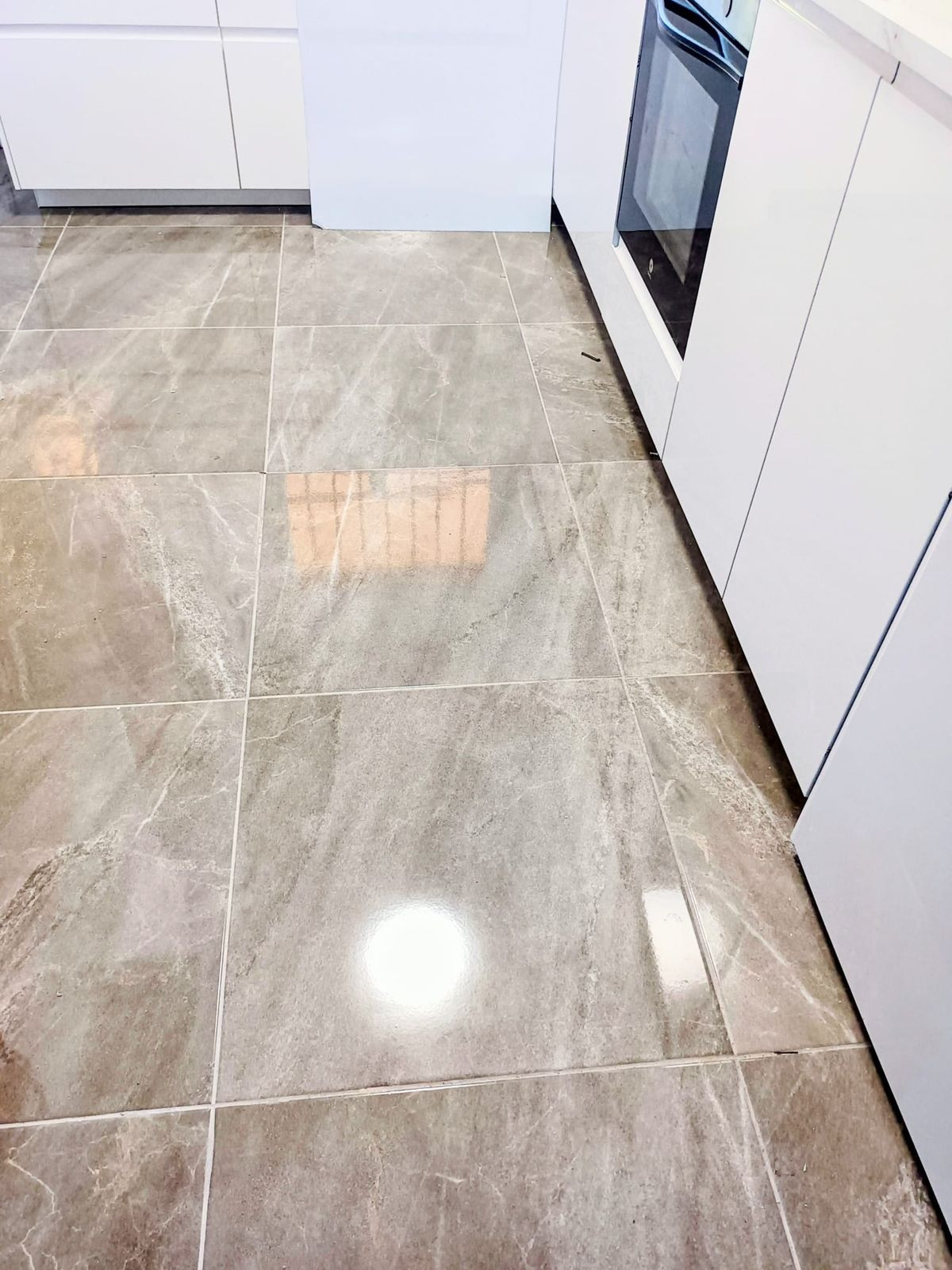 Apartamentos de 3 dormitorios en venta en Calahonda – R5160184