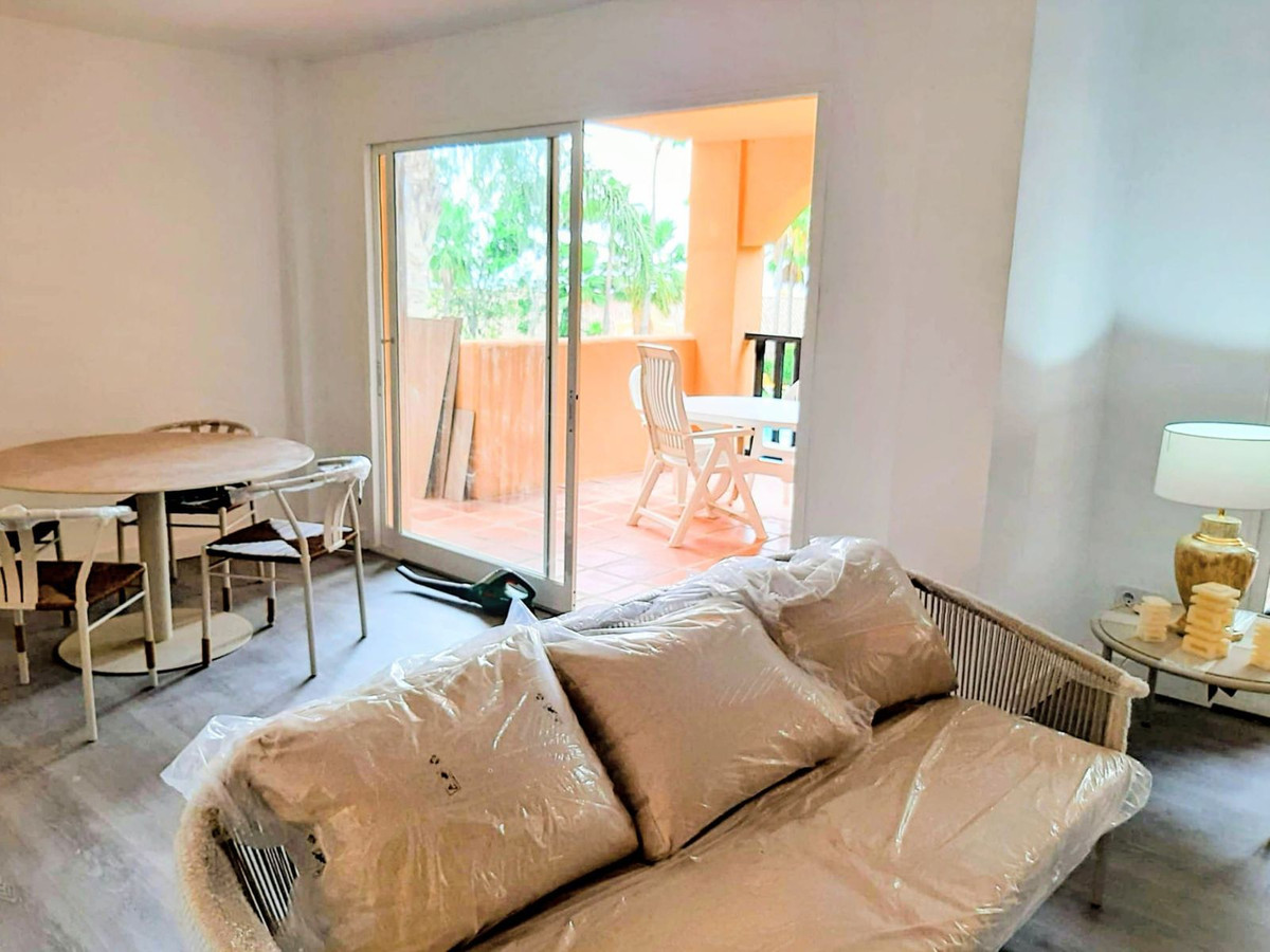 Apartamentos de 3 dormitorios en venta en Calahonda – R5160184