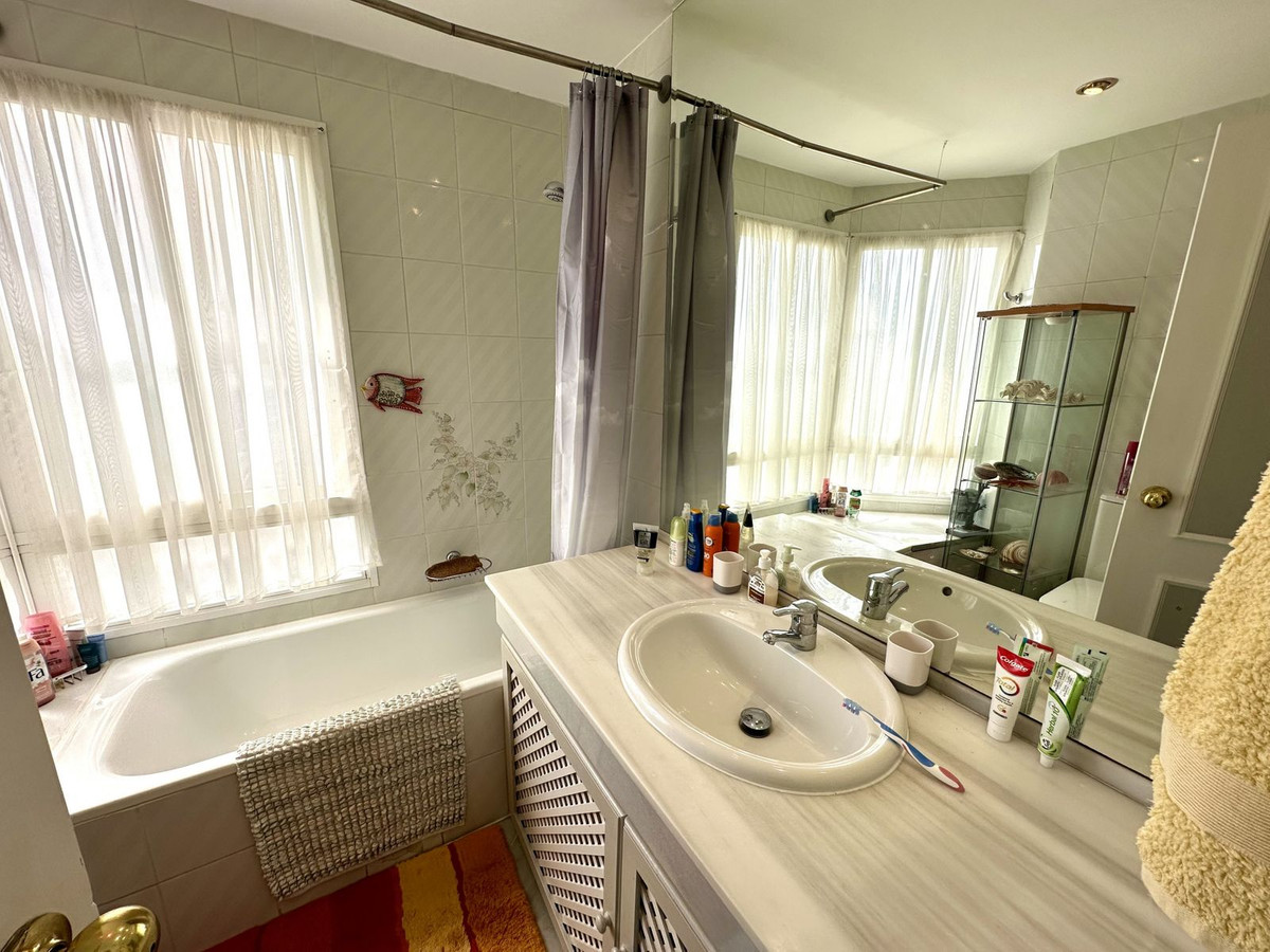 2 bedroom Apartments for sale in Calahonda – R5168875