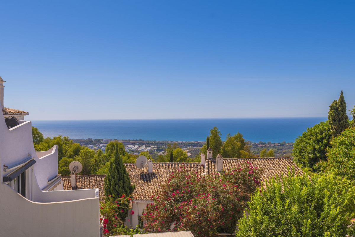 Apartamentos de 2 dormitorios en venta en Altos de los Monteros – R5159473
