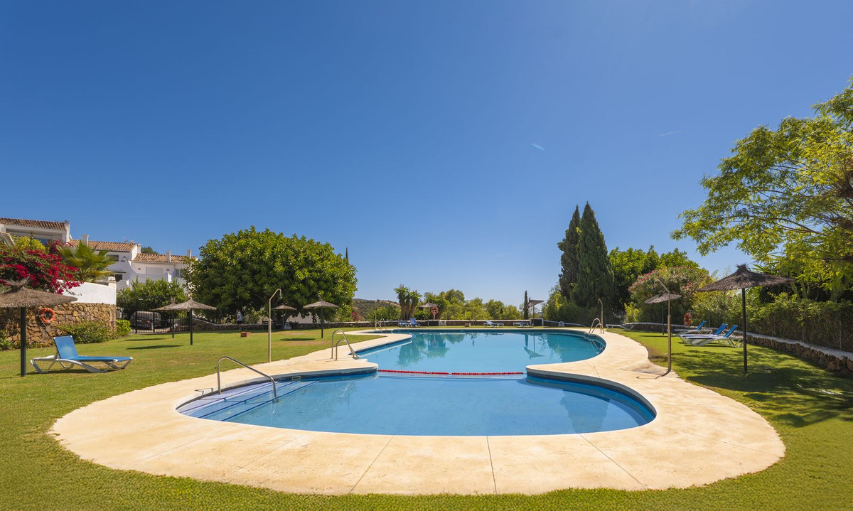 Apartamentos de 2 dormitorios en venta en Altos de los Monteros – R5159473