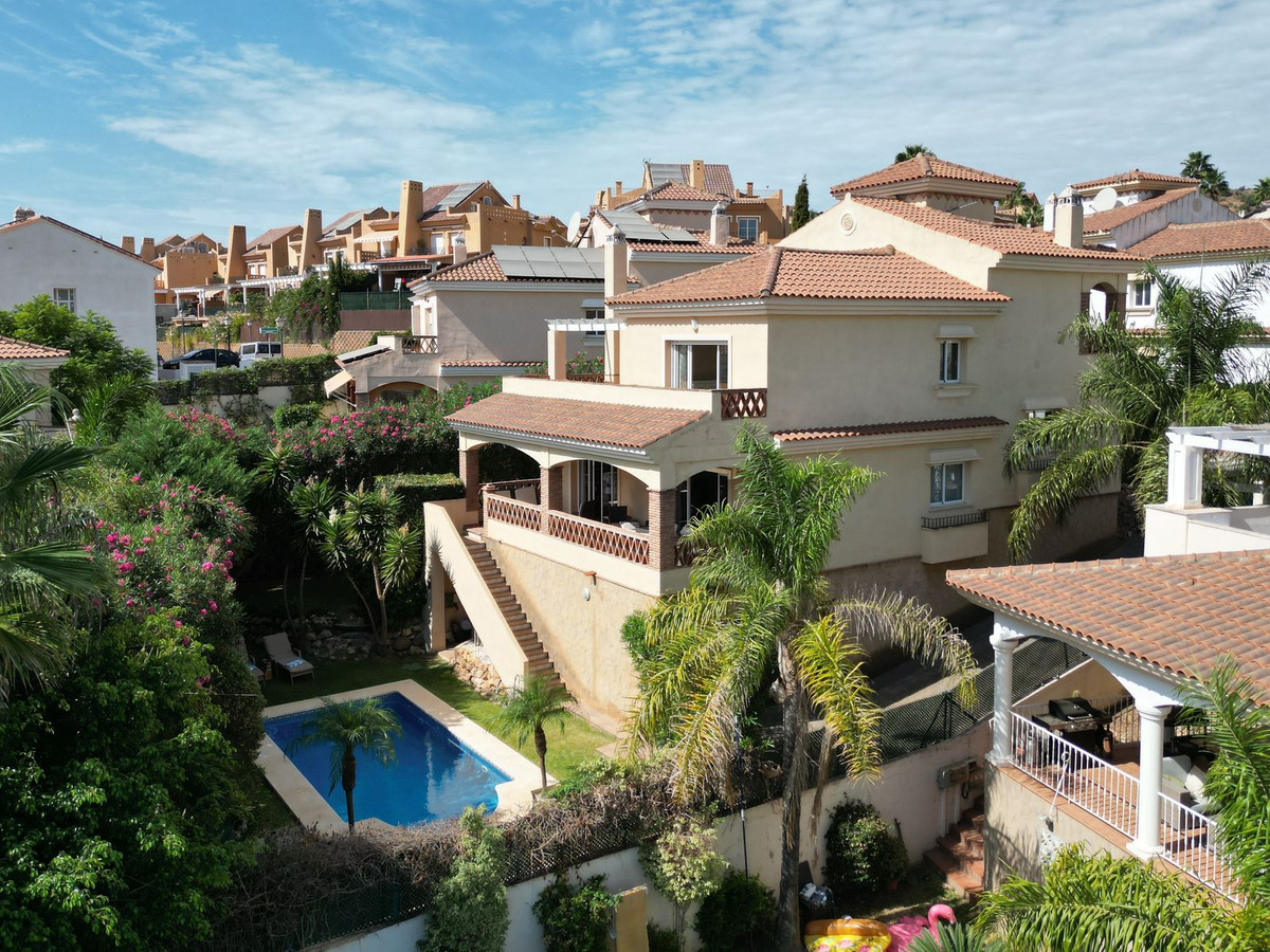 4 bedroom Villas for sale in Riviera del Sol – R5167363