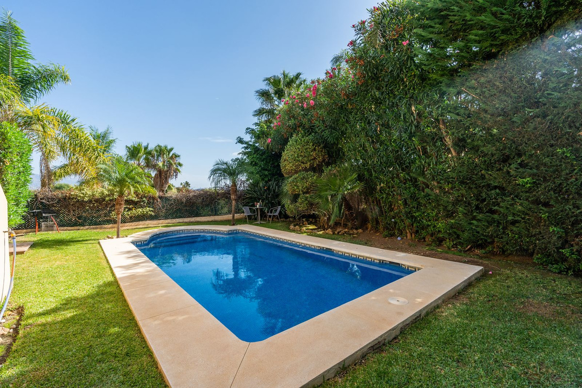 4 bedroom Villas for sale in Riviera del Sol – R5167363