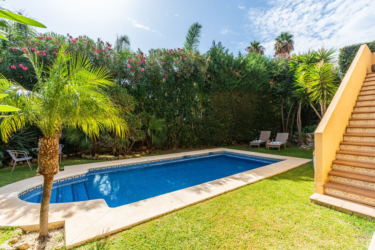 4 bedroom Villas for sale in Riviera del Sol – R5167363