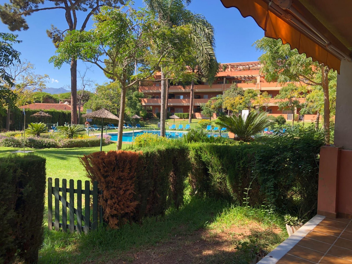 2 bedroom Apartments for sale in Elviria – R5145922