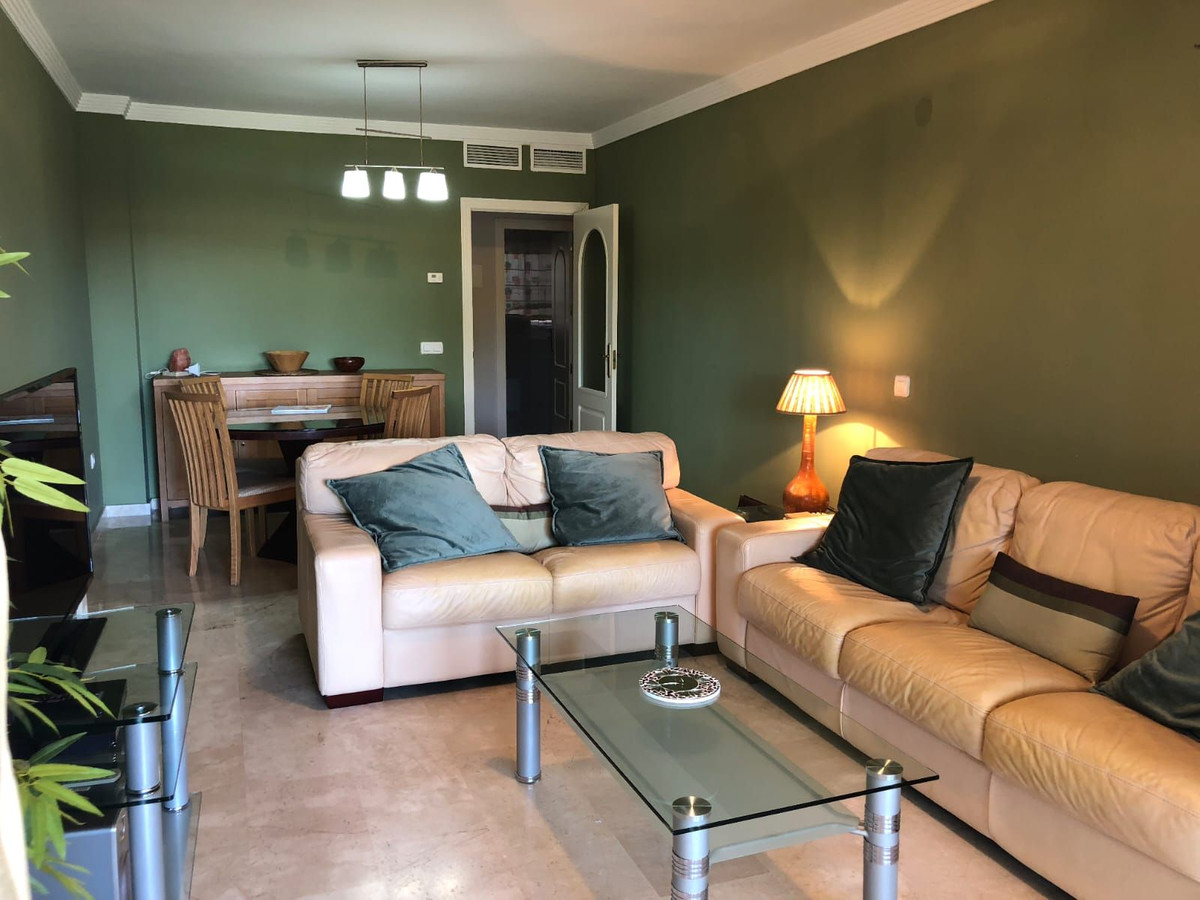2 bedroom Apartments for sale in Elviria – R5145922