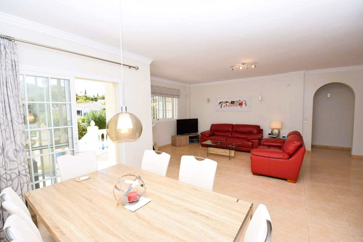 3 bedroom Villas for sale in La Cala de Mijas – R5158207