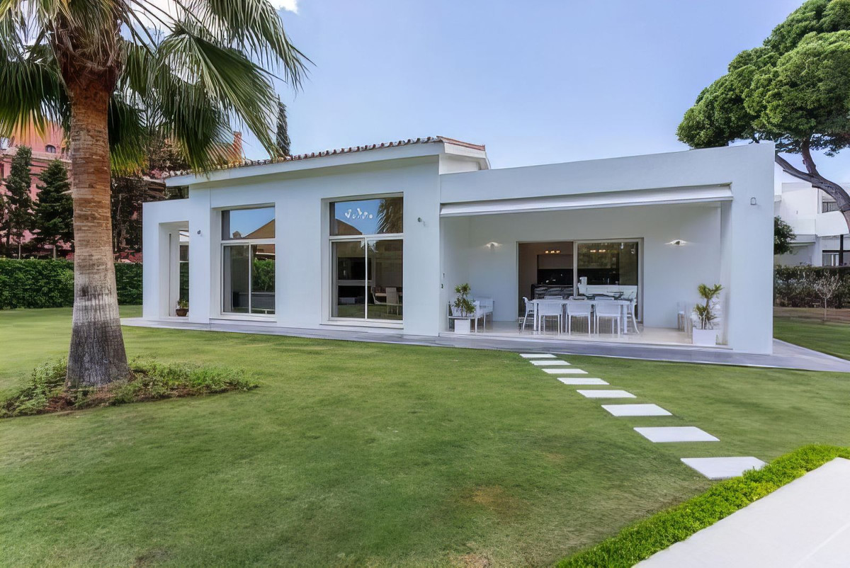 3 bedroom Villas for sale in Guadalmina Baja – R5160247
