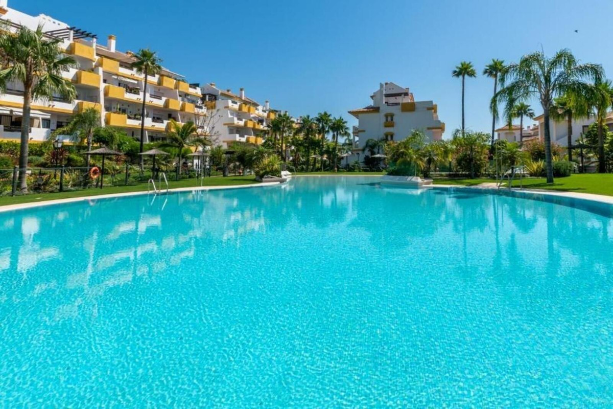 2 bedroom Apartments for sale in La Cala de Mijas – R5155915