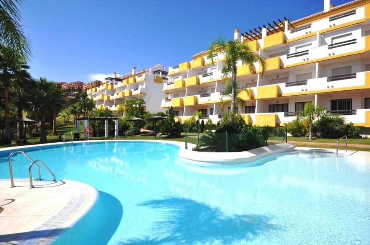 2 bedroom Apartments for sale in La Cala de Mijas – R5155915