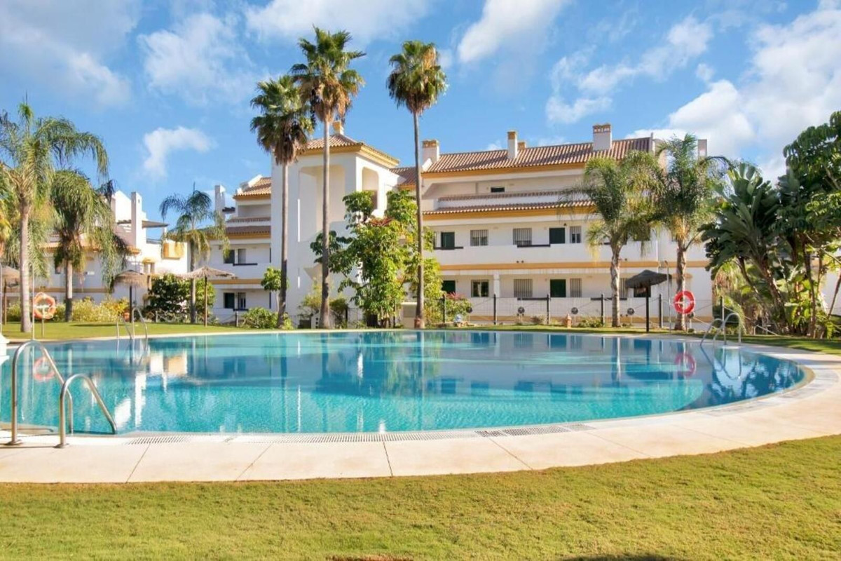 2 bedroom Apartments for sale in La Cala de Mijas – R5155915